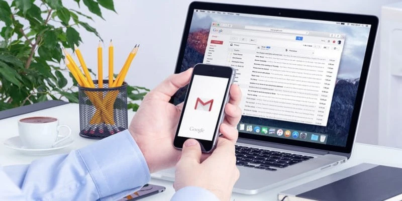 Lua chon hinh thuc gui email khi muon lien he den san choi game